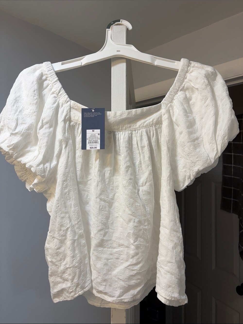 BNWT White Off-Shoulder Puff Sleeve Top